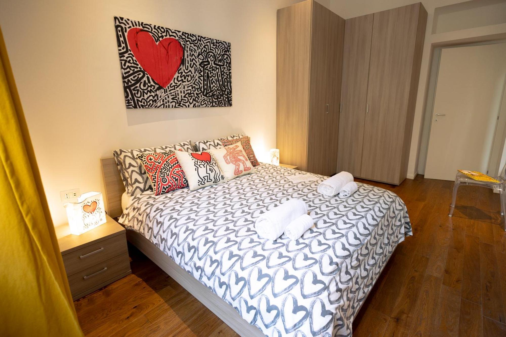 The Keith Haring Room - Private Bedroom - Milan — Photos 2